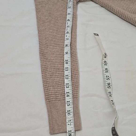 LIV Milano long sleeve round neck Oatmeal, Gold Chain Trin sweater size L - Picture 7 of 7